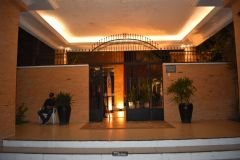 Post-Aniversario-Dr.-Irismar-Andade-Dr.-Anselmo-Andrade-e-Erika-Paredes-2_17_04_2022