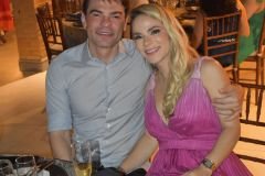 Post-Aniversario-Dr.-Irismar-Andade-Dr.-Anselmo-Andrade-e-Erika-Paredes-50_17_04_2022