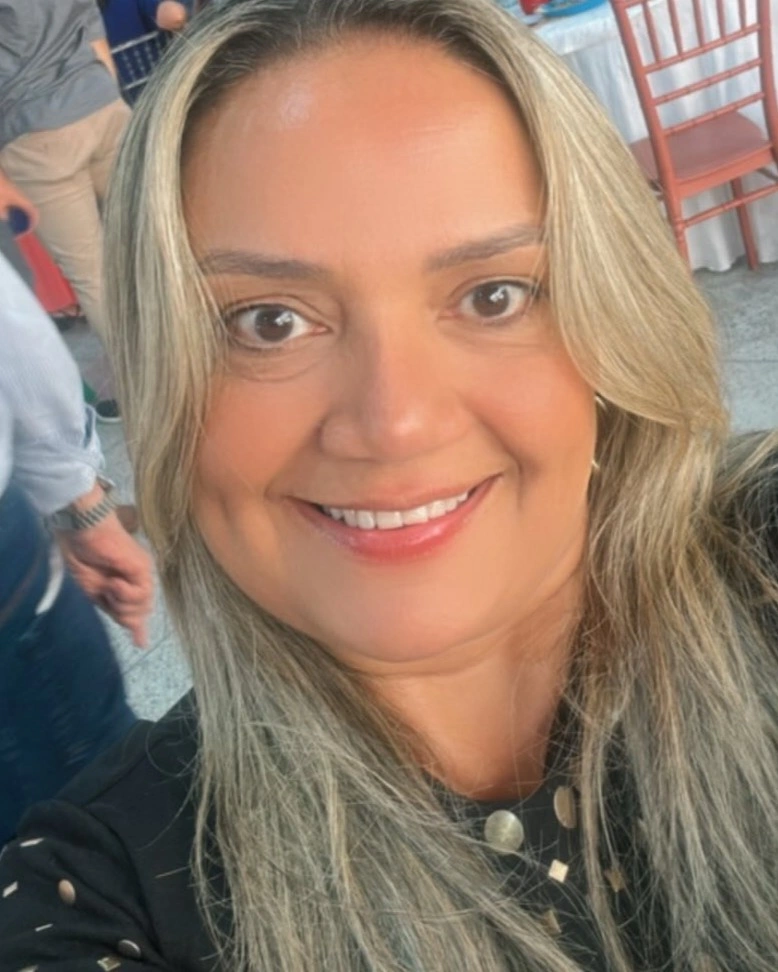 LUCIANA PRADO 05
