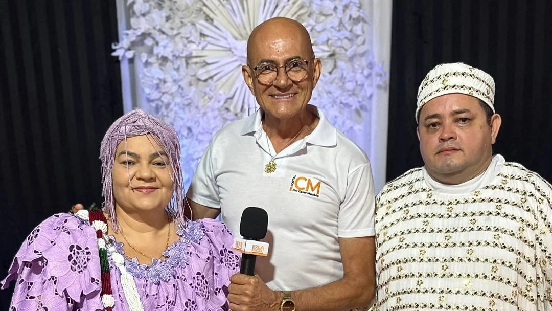 Durante a Obrigação de Preto-Velho, tive a honra de entrevistar a Baronesa Mãe Janaína e o Pai Otacílio, da Casa Zé Pilintra das Almas. 