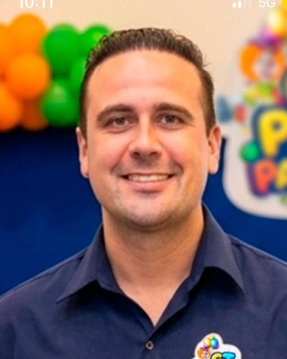GEORGE MUNIZ 27