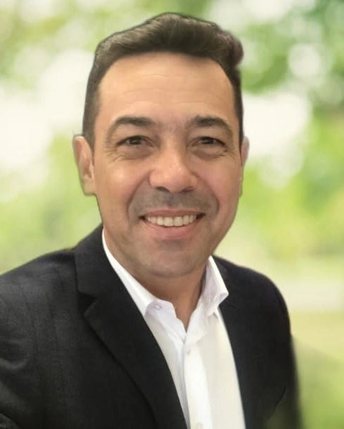 LEW VASCONCELOS 17