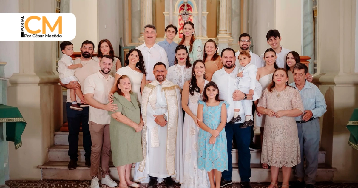 Batizado de Rogger Filho reúne família e amigos em emocionante celebração de fé na Igreja do Patrocínio