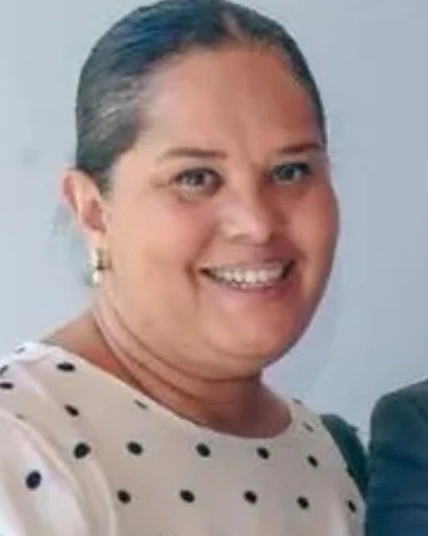 26 MARA BEATRIZ